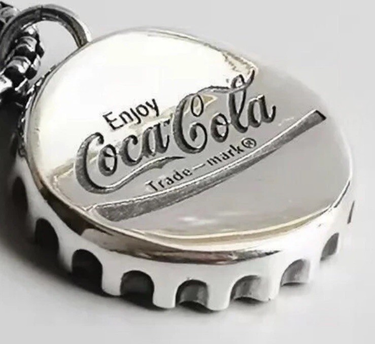 coca cola coke ‘never Give Up Your Dreams’ necklace Bottle Cap