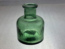 61661 Old Vintage Antique Glass Bottles Ink Well Inkwell Green Round