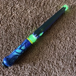 MagiQuest Great Wolf Lodge Wand Green Gem vine Light Up Works w/grey cap 2022