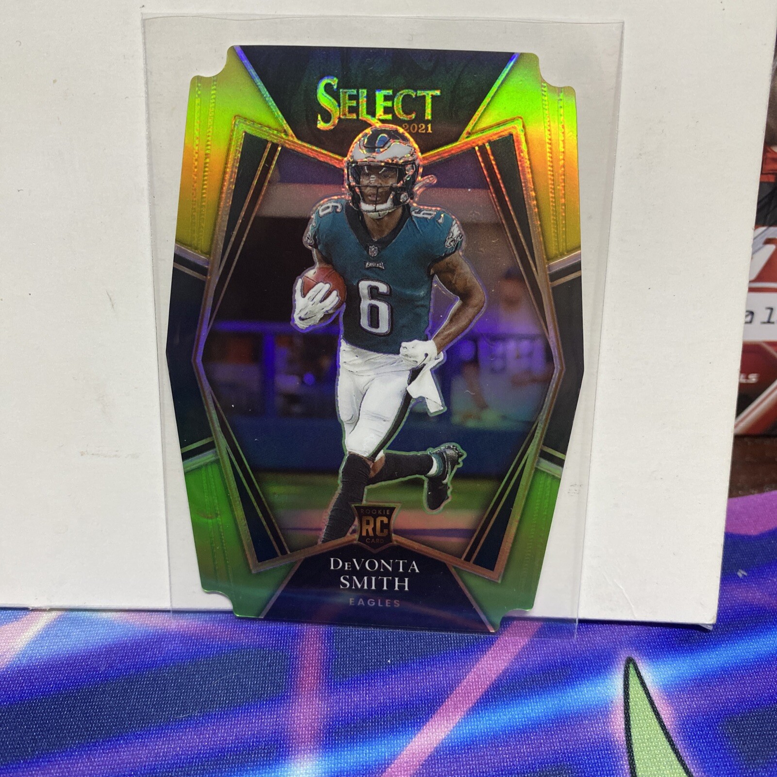 DeVonta Smith 2021 Select Premier Level Green Yellow Die-Cut Prizm RC Eagles M