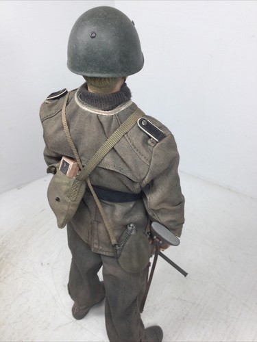 1/6 ARMA PERSONALIZZATA WW2 29° SS ITALIANA VOL. DIV GRANATIERE BERETTA SMG & GRANATE - Foto 19 di 24