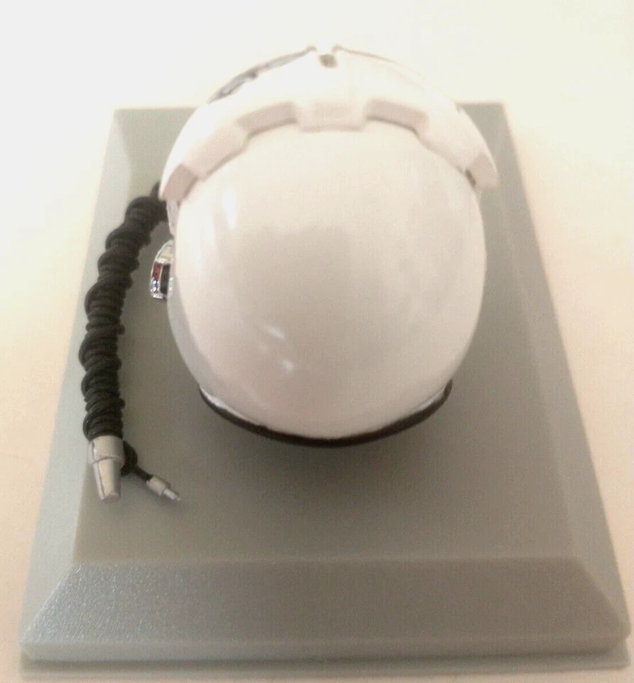 Casco de piloto CDC Armour escala 1:8 diecast HGU 33/P Black Panther #6021 Foto 3 de 4