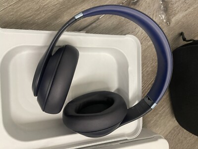 Beats by Dr. Dre Studio Pro Navy Over Ear Headphones MQTQ3LL/A Excellent Conditi
