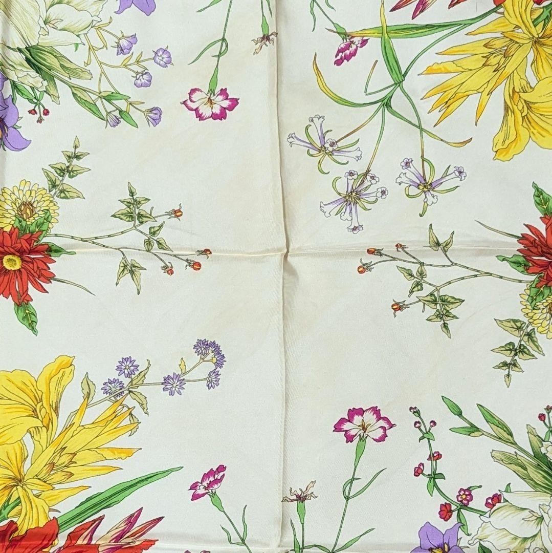 GUCCI Large Scarf Floral Butterfly 100% Silk Italy Red and Multicolor　87cm×87cm thumbnail 7