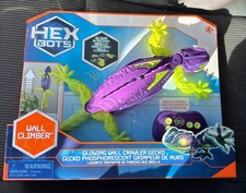 HEX BOTS Glow-in-the-Dark Gecko, Rechargeable Remote Control Robot Kids Toys, Cl