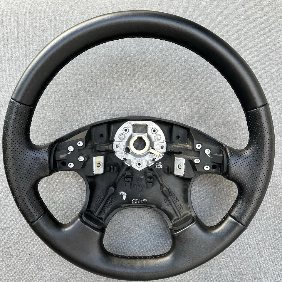 Lenkrad VW Golf 3 Passat 3bj Bora Lederlenkrad. Perforiert - Bild 2 von 4