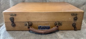 Vintage Grumbacher Inc. New York Artist oil painting box with Palette