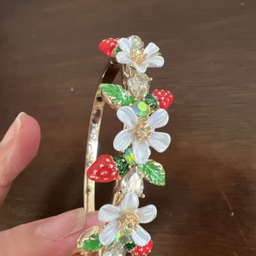 EUC Betsey Johnson Enamel Gold metal Strawberry clasp Bangle Bracelet MSRP $58 - Picture 7 of 8