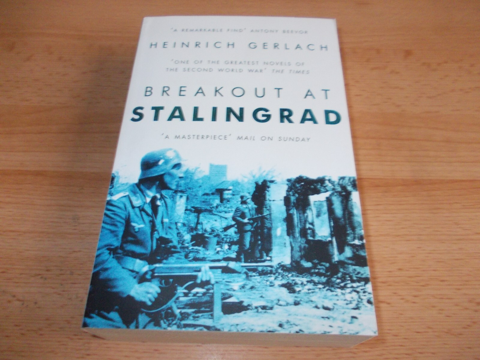 Breakout at Stalingrad , Heinrich Gerlach ,Reprinted paperback edition,NEW