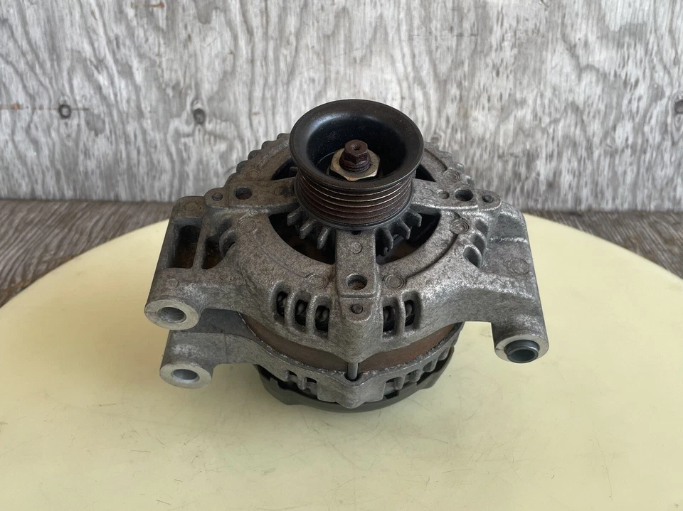 Alternador Chrysler 300 SRT8 2005-2007 genuino OEM DENSO 6,1 L Hemi hecho en Japón Foto 4 de 4