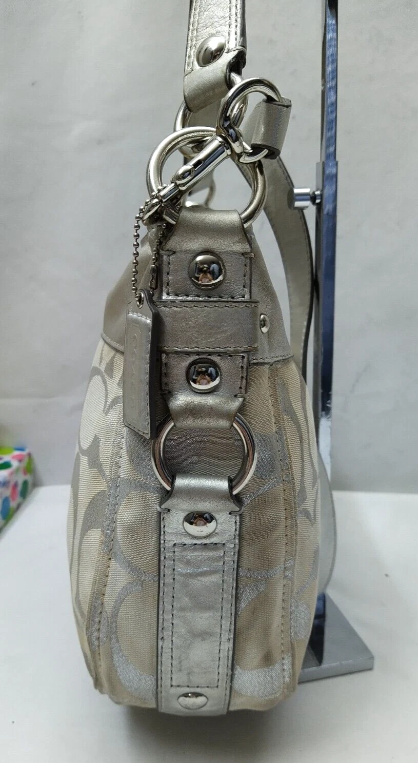 Borsa a tracolla Coach Zoe firma tela grigia finiture in pelle chiusura con cerniera