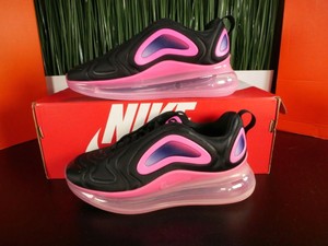 nike air max 720 black laser pink