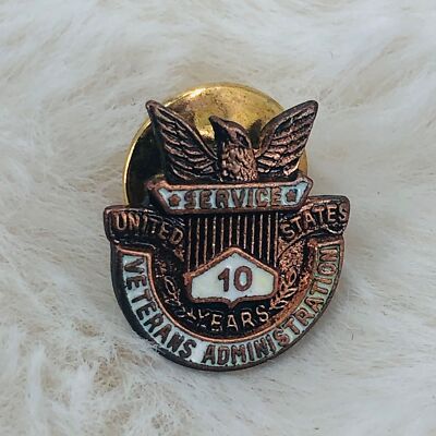 Vtg Veterans Administration VA 10 Year Employee Service Award Lapel Pin Tie Tack