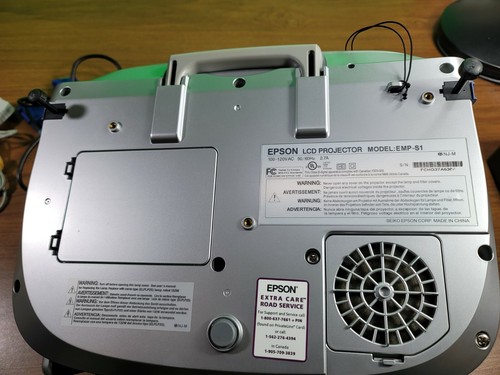 Epson EMP-S1 Powerlite S1 SVGA Portable Projector - TESTED. (SU) - Picture 9 of 12