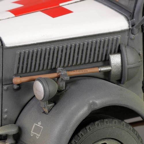 FOV Forces Of Valor 801101A 1/32 GERMAN Opel BLITZ 4x4 AMBULANCE Diecast Model - Picture 10 of 18