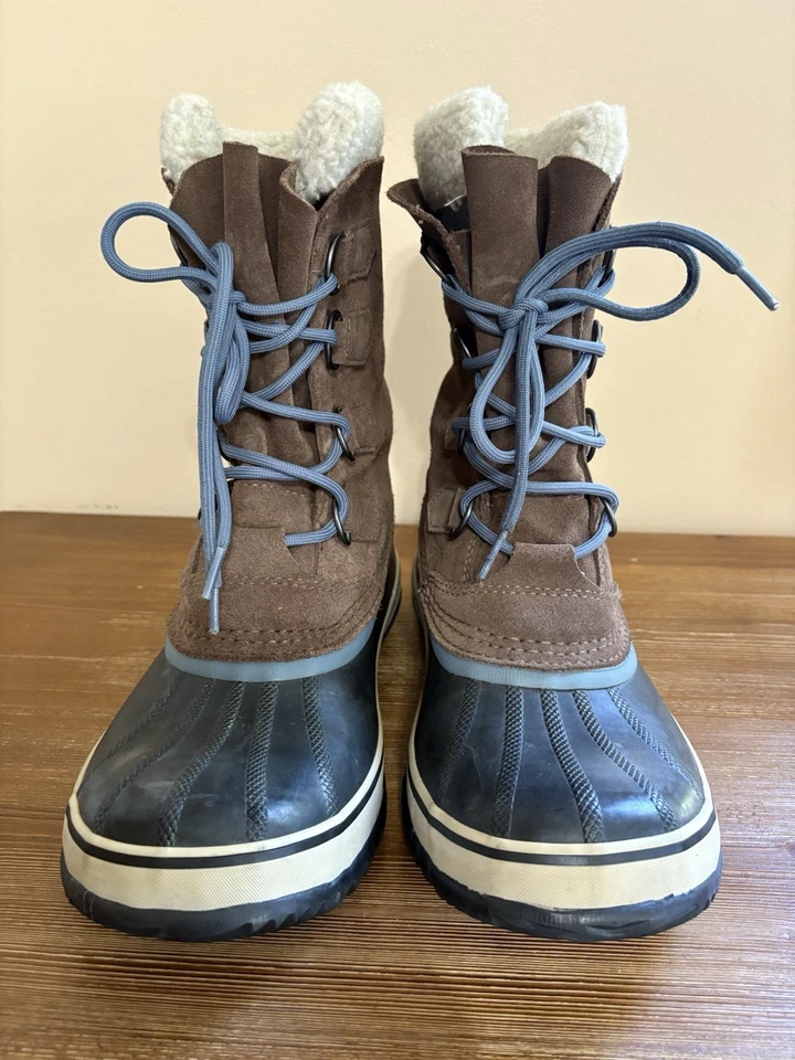 Botas de Invierno Sorel Estampado de Flores Cuero Marrón y Goma Para Mujer Talla 11 Aisladas Foto 2 de 4