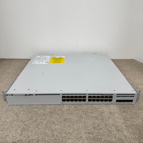 Cisco Catalyst C9300L-24T-4G-A Network Switch [NW131] - Afbeelding 1 van 4