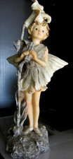17cm Elfen Figur Waldfee auf Stein Blume mit Fl&ouml;te aus Nachlass Sammlung Resin