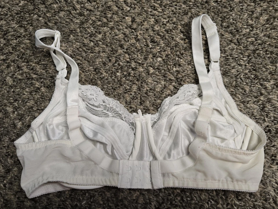 SUJETADOR CON AROS MINIMZER SATINADO Y ENCAJE SIN FORRO MARFIL LILYETTE VINTAGE Talla 36C Foto 4 de 4