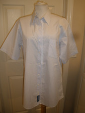 Men s Short Sleeve Button-up Shirt Towncraft Light Blue 15 1/2 wrinkle free O77 