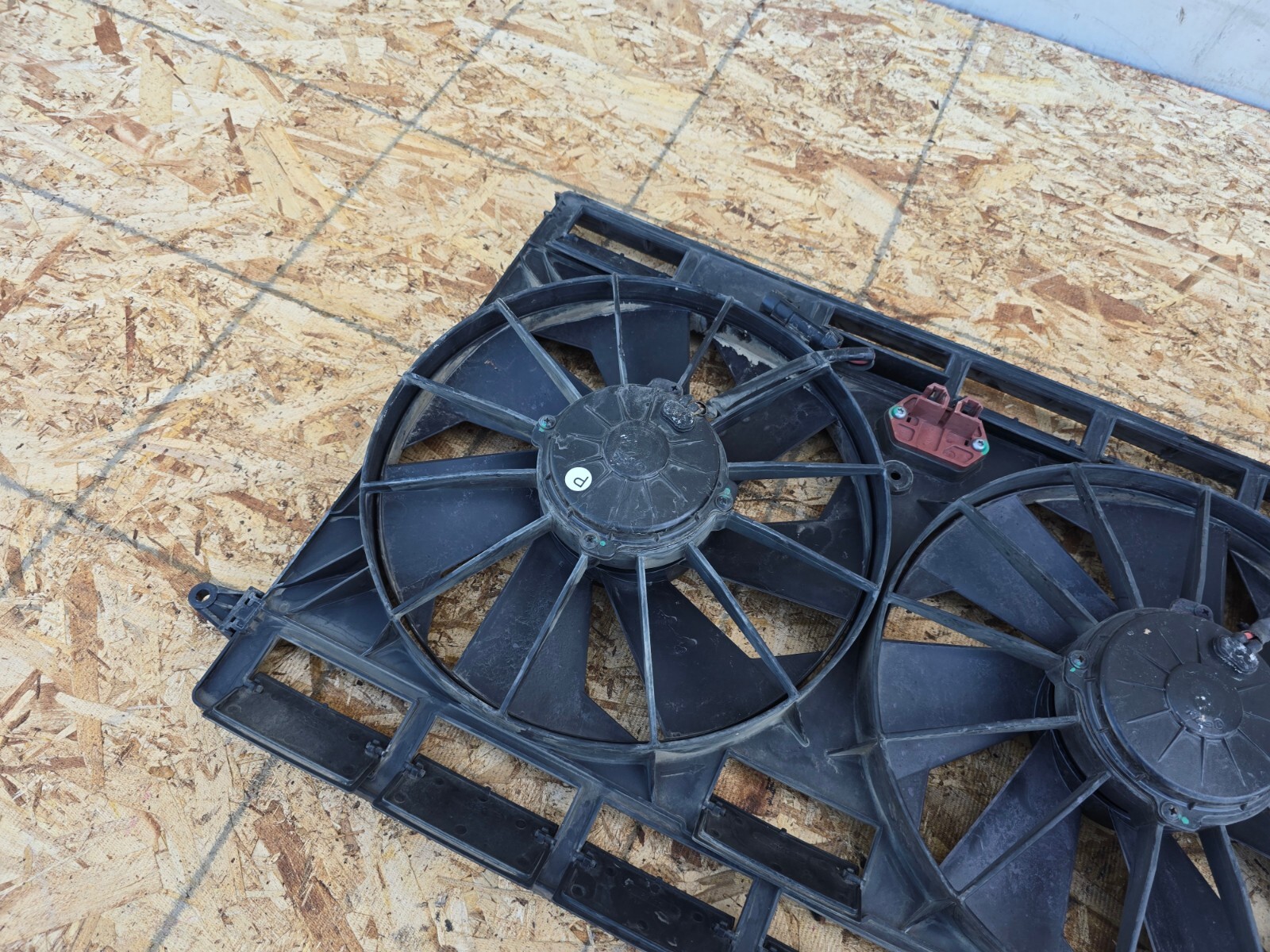 ENGINE COOLING RADIATOR FAN ASSEMBLY OEM 03-19 MASERATI GRANTURISMO QUATTROPORTE