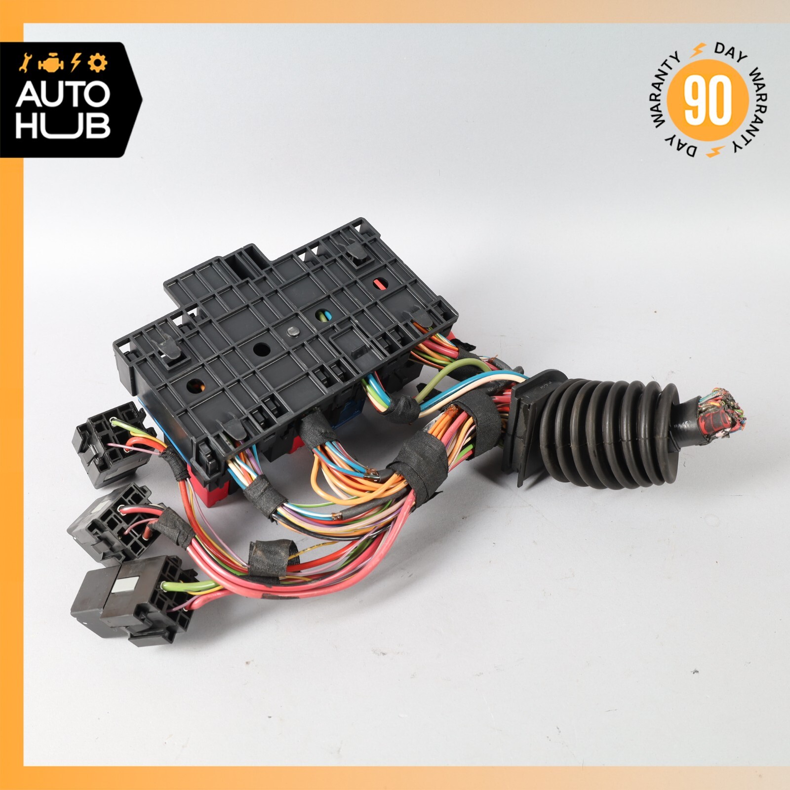 05-07 Maserati Quattroporte M139 F1 Front Engine Bay Fuse Box 224065 OEM