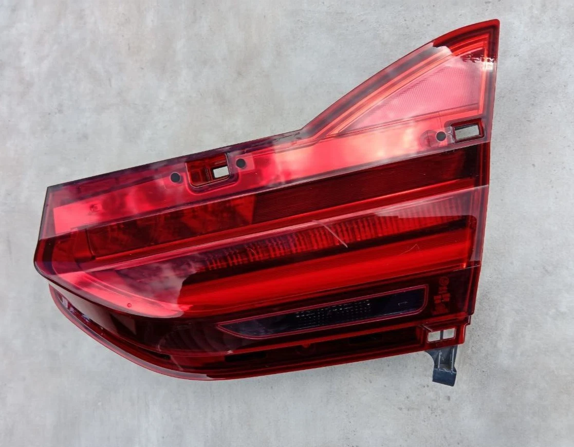 BMW 7 SERIES G11 G12 REAR BOOT LID LIGHT RIGHT SIDE 7342968 