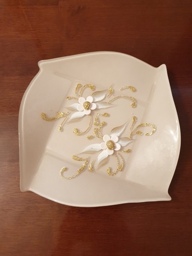 Centrotavola in vetro con decorazioni floreali