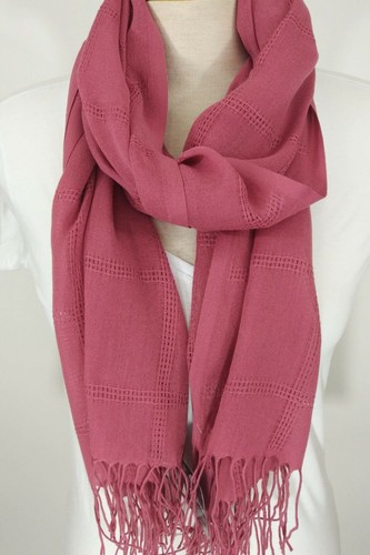 Bufanda de diseño de malla geométrica con hilo metálico brillante - Imagen 25 de 26