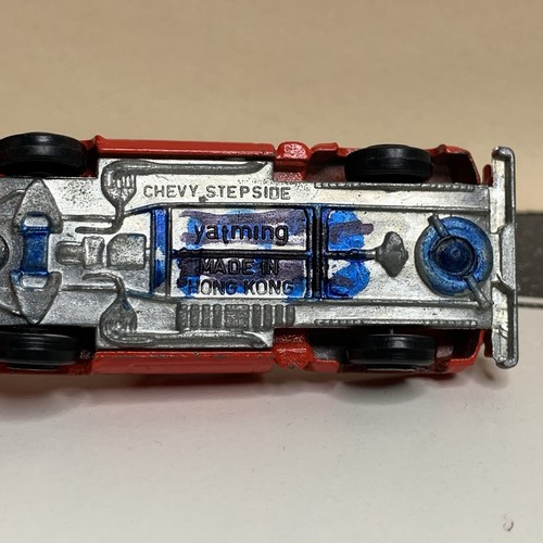 Yat Ming Chevy C/K Stepside Pickup Truck Red Hot Flames Graphic 1:64 Scale NM - Picture 13 of 13