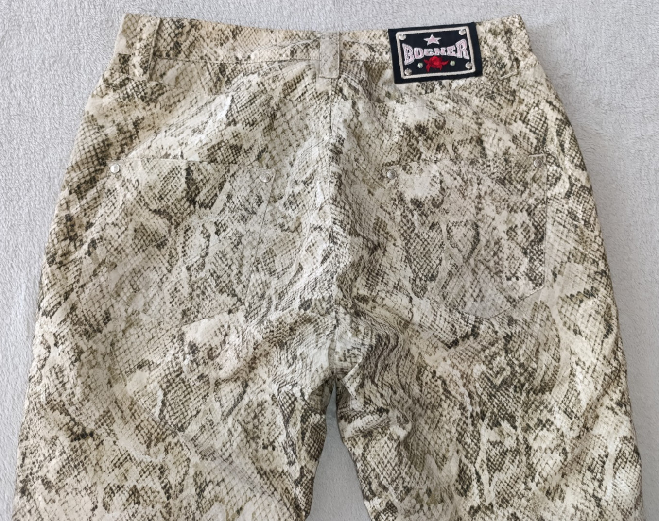 Bogner womens Snake Skin Python Ski Snowboard Sno… - image 14