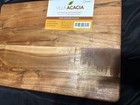 Villa Acacia 17" x 12" x 1" wood cutting board. New in box — photo 2