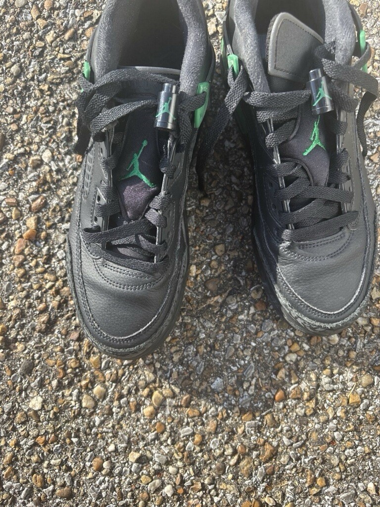 Lace Up Logo Accents
