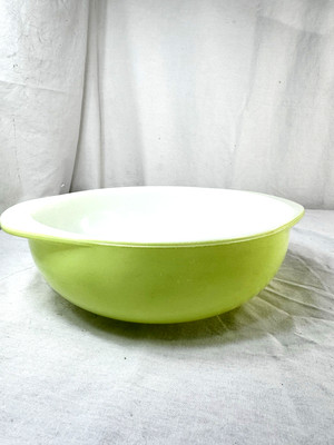 Vtg 60's Pyrex Lime Green Mixing Bowl #024 2QT 8.5'' Tab Handles Free Quik Ship