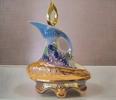 Vtg 1977 JIM BEAM Distilling Co. Gold Grape Clusters Decanter Liquor Art Decor