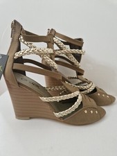 Chix Womans Beige And Gold Wedge Shoes In Size 5