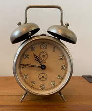 ANTIQUE GERMAN 1920'S KIENZLE DUAL ALARM CLOCK IN WORKING ORDER