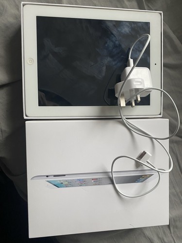 Apple iPad 2 32GB, Wi-Fi, 9.7in - White - Afbeelding 2 van 2