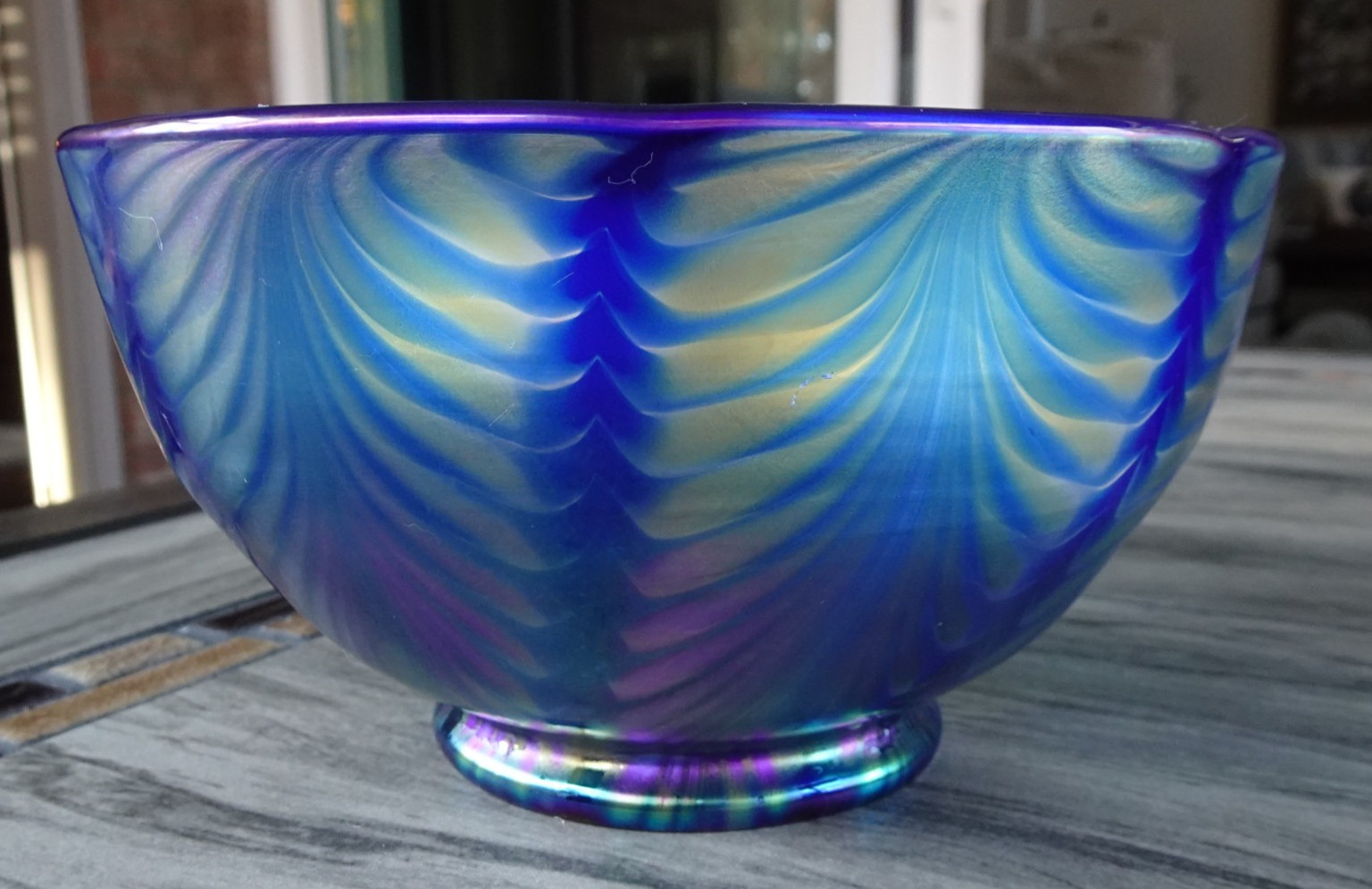 Signed Lundberg Studios Art Glass 2002 Pulled Feather Blue Iridescent Bowl