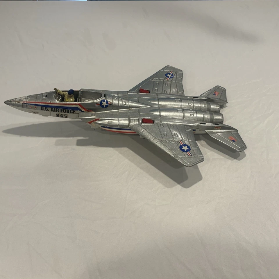 Avión diecast vintage de la USAF ERTL Dyersville Iowa EE. UU. con piloto Foto 3 de 4