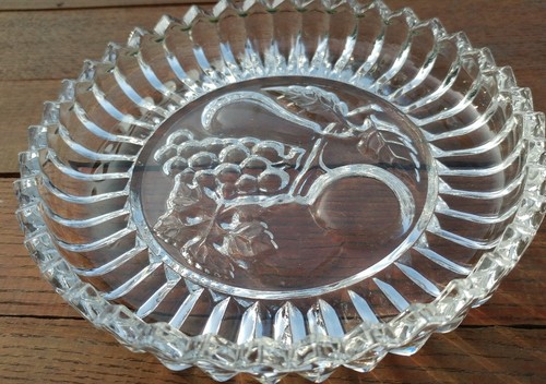 Pressglas TRINKET BEILAGENSCHALE Vintage unbekanntes Obstmotiv klare Trauben Birne - Bild 2 von 4