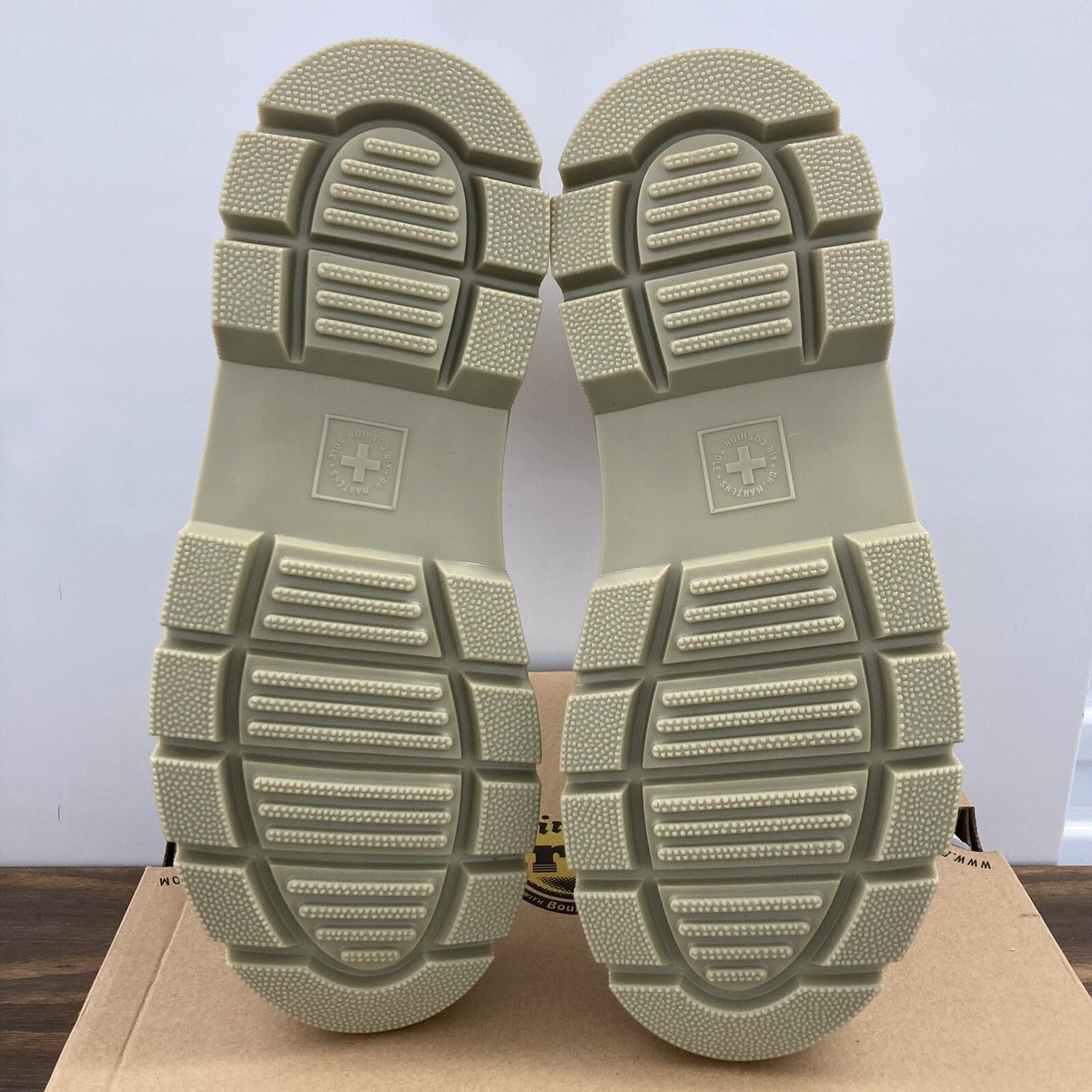 Dr. Martens Boots Sz 11 Parchment Beige Combs Canvas Milled