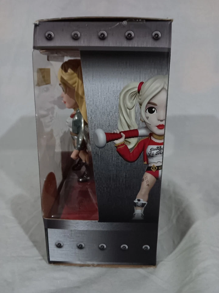 Escuadrón Suicida Harley Quinn Hot Topic EXCLUSIVO Die Cast Metal Foto 4 de 4