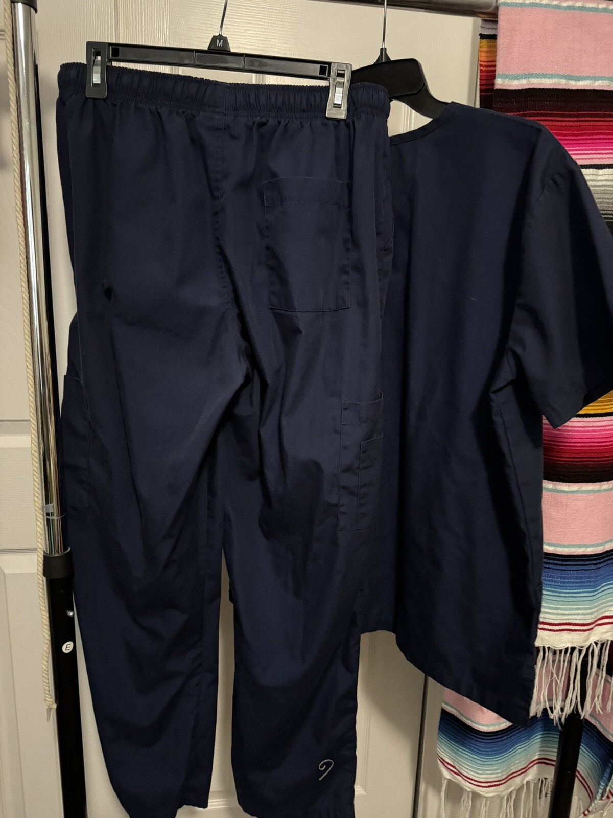 Dagacci Scrub Set - image 3