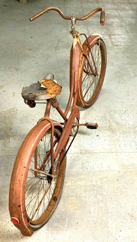 Vintage Columbia bike with tank and fenders - Picture 10 of 10