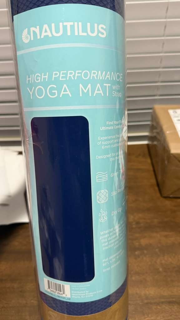Estera de yoga Nautilus de alto rendimiento 6 mm con correa azul nueva con etiquetas