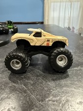 Bulldozer Hot Wheels Monster Jam 1:64  Monste...