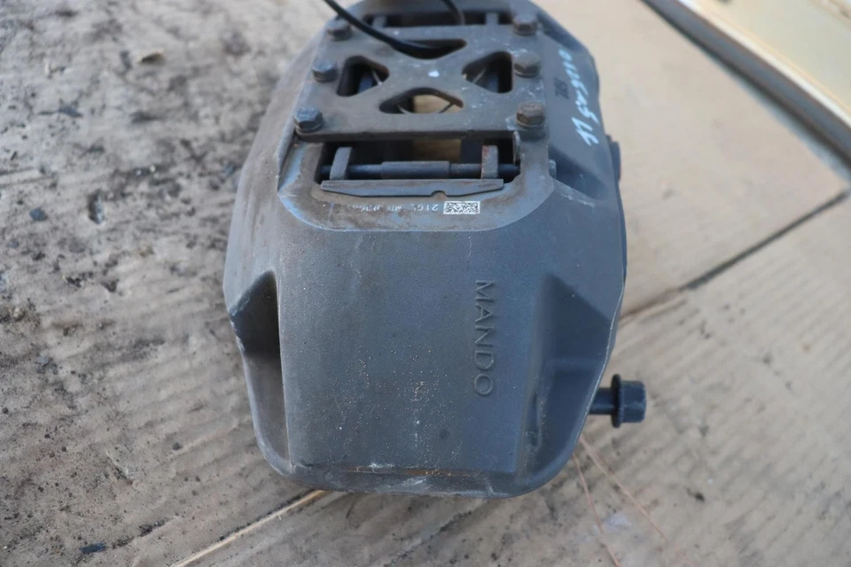 Pinza de freno delantera izquierda Genesis G80 2018-2020 3,8 L OEM Foto 3 de 4