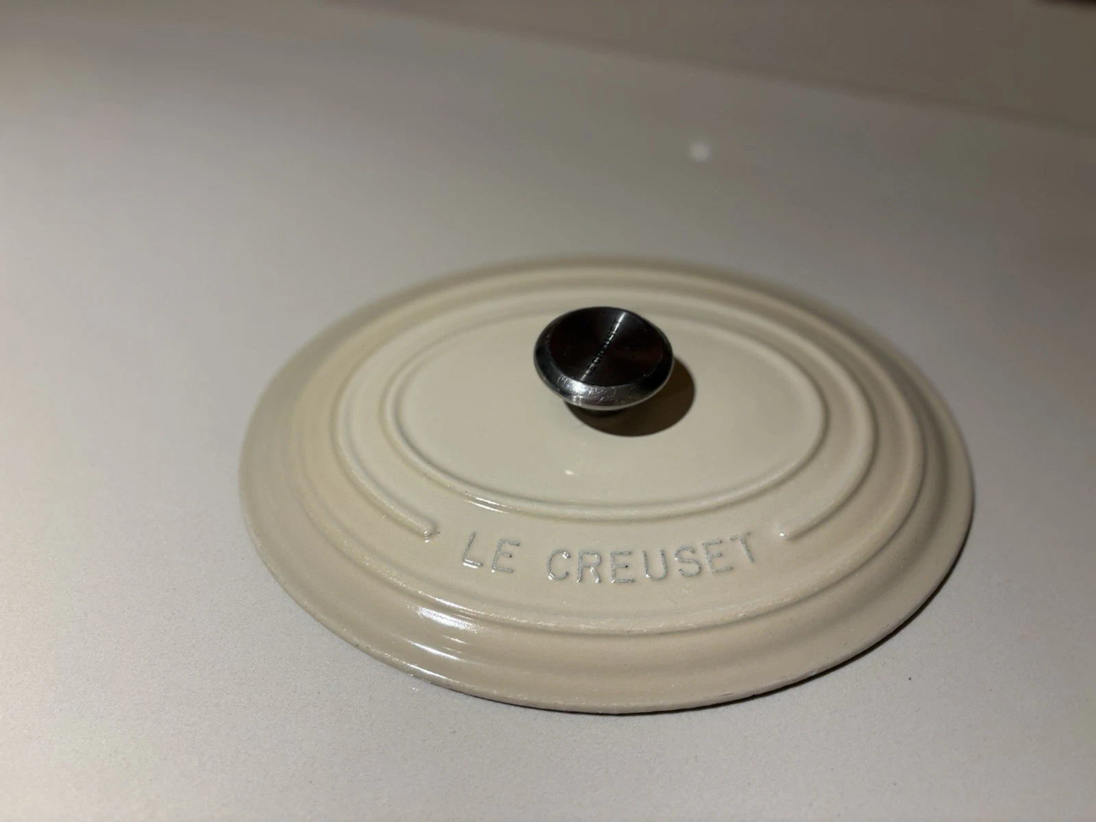 Le Creuset Signature Round Dutch Oven Lid ONLY 25 Oval Meringue