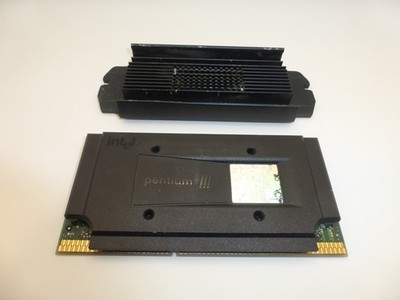 Intel Pentium III Processor  SL3S9 700Mhz 700/256/100/1.65V S1 SLOT 1 CPU Tested